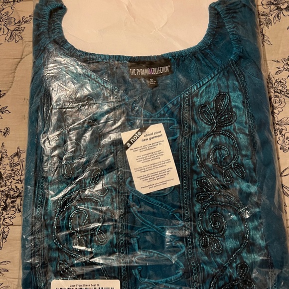 Pyramid Collection Teal Embroidered Maxi-dress with Sweetheart Neckline - 1X - Picture 3 of 3